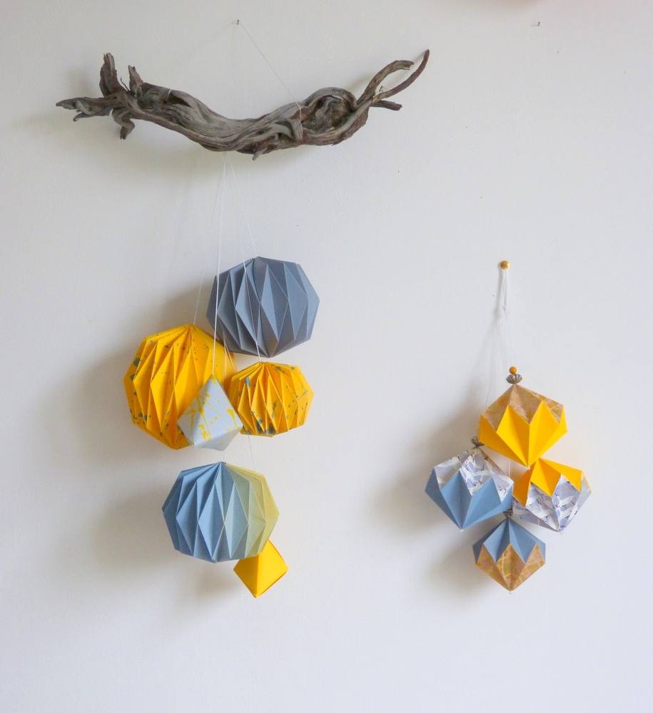 Mobile boule jaune