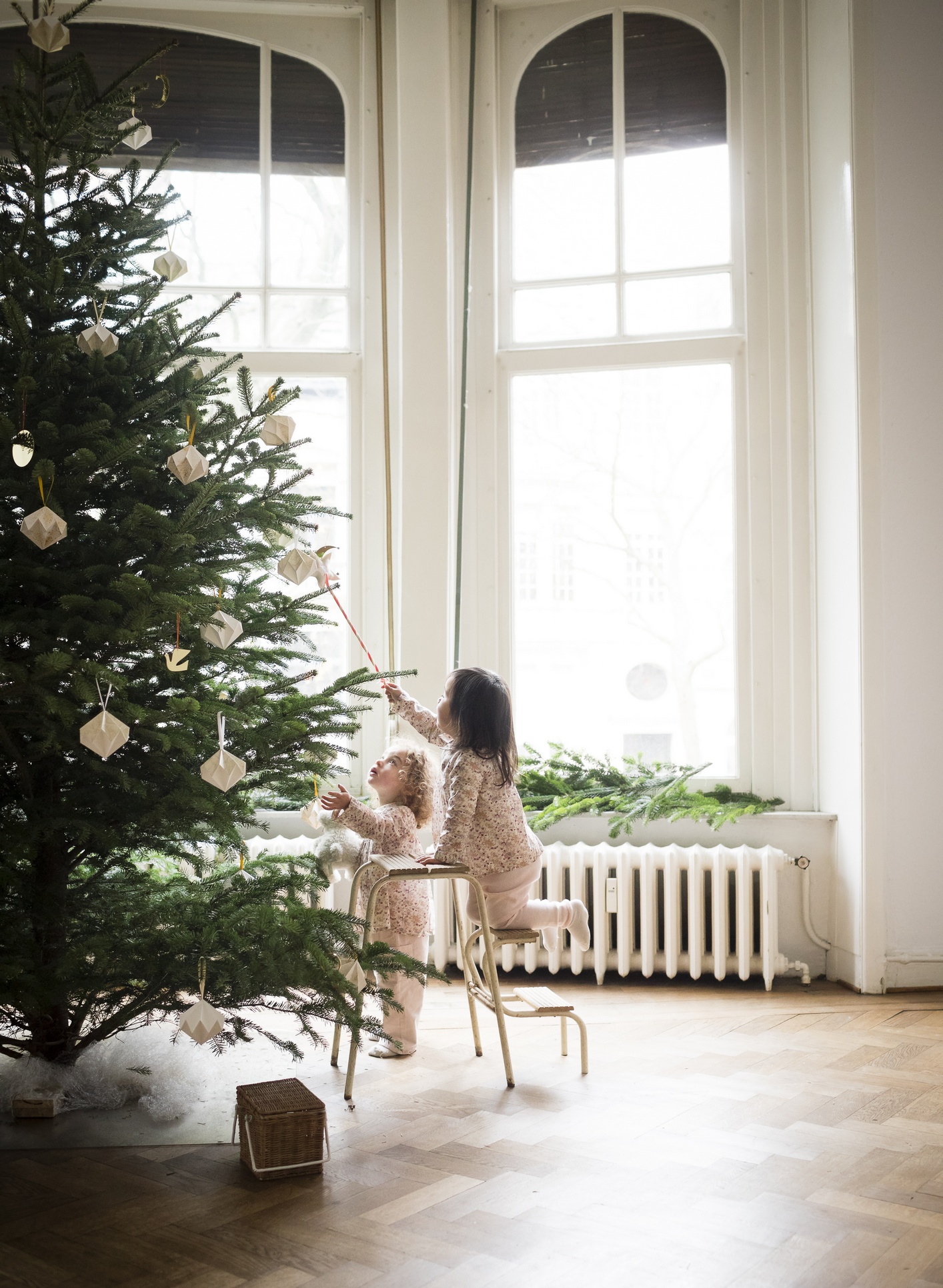 Noël, diamants enrubannés en blanc et or