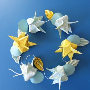 Guirlande de tulipes bleues et jaunes (vendu)