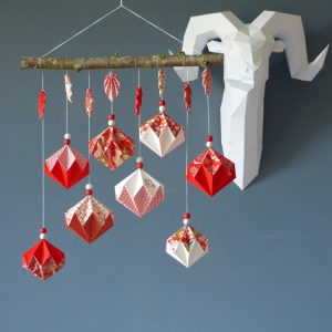 Petite suspension de diamants rouges et blancs