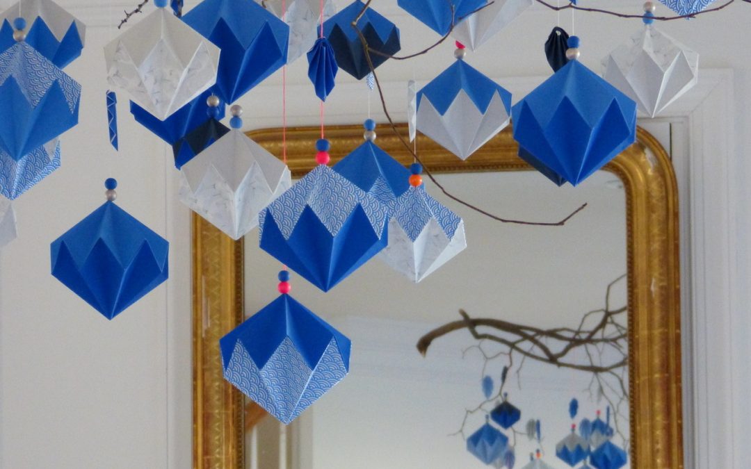 Bleue avec un soupçon de rose fluo
